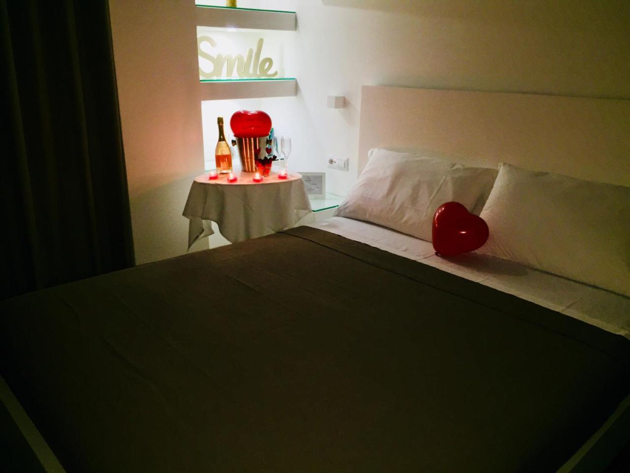 Adelaide & 2*